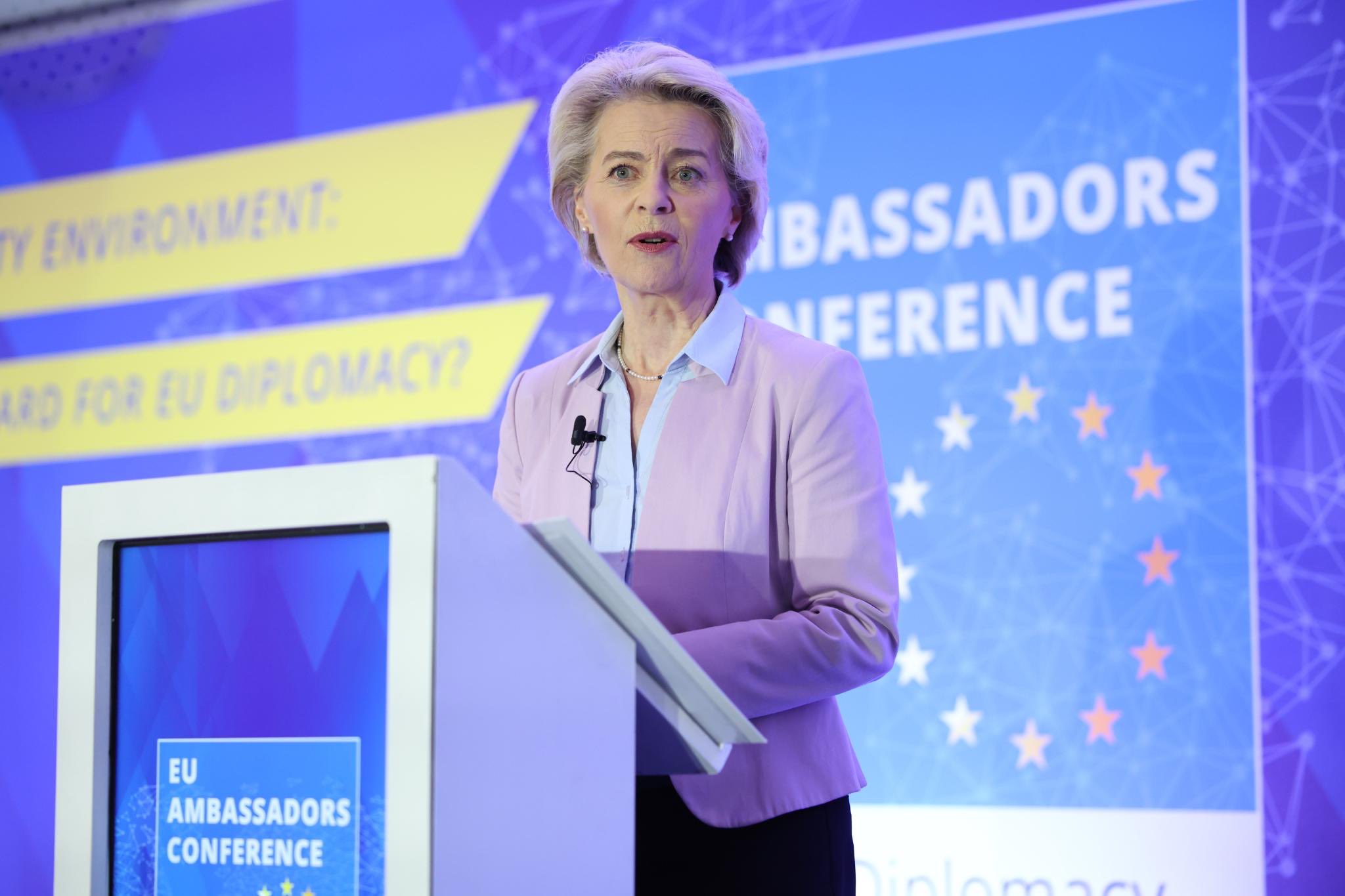 תקלת GPS במטוס של ראש ועדת האיחוד האירופי מעוררת חשש מהתערבות רוסית בבולגריה